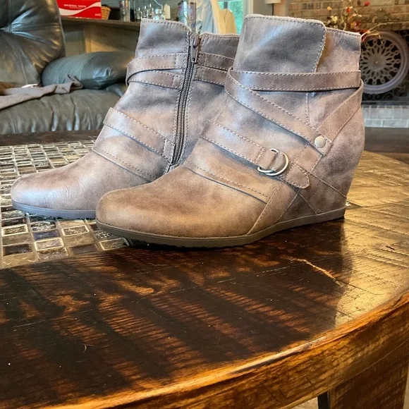 Bear trap Shoes Bear Trap Brown Wedge Boots Poshmark